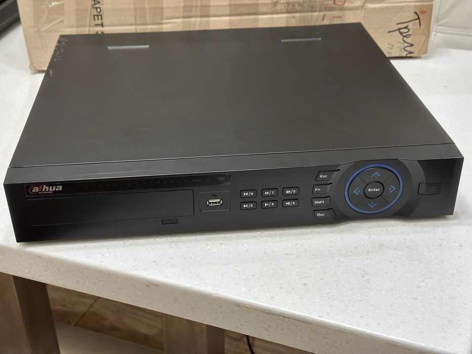Відеореєстратор 16 каналів DHI-NVR7416