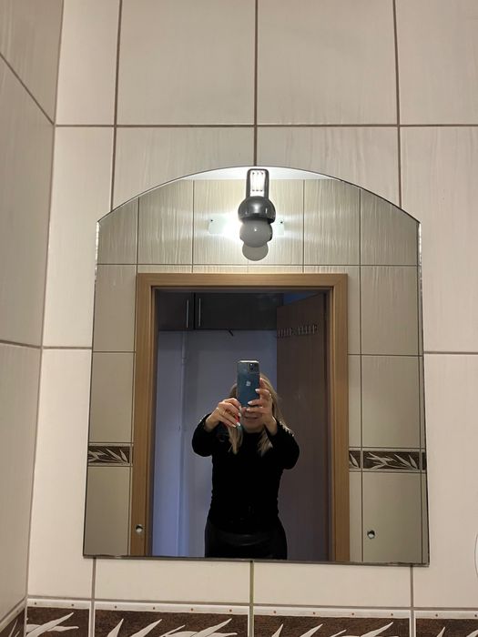 Lustro łazienkowe z oświetleniem