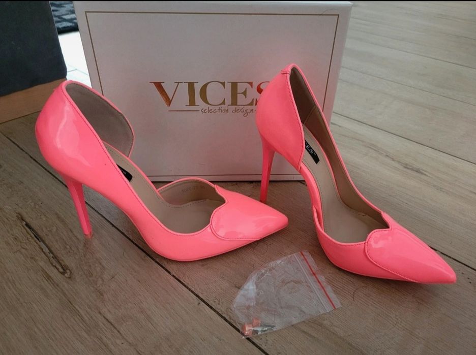 Różowe neonowe szpilki rozm.36