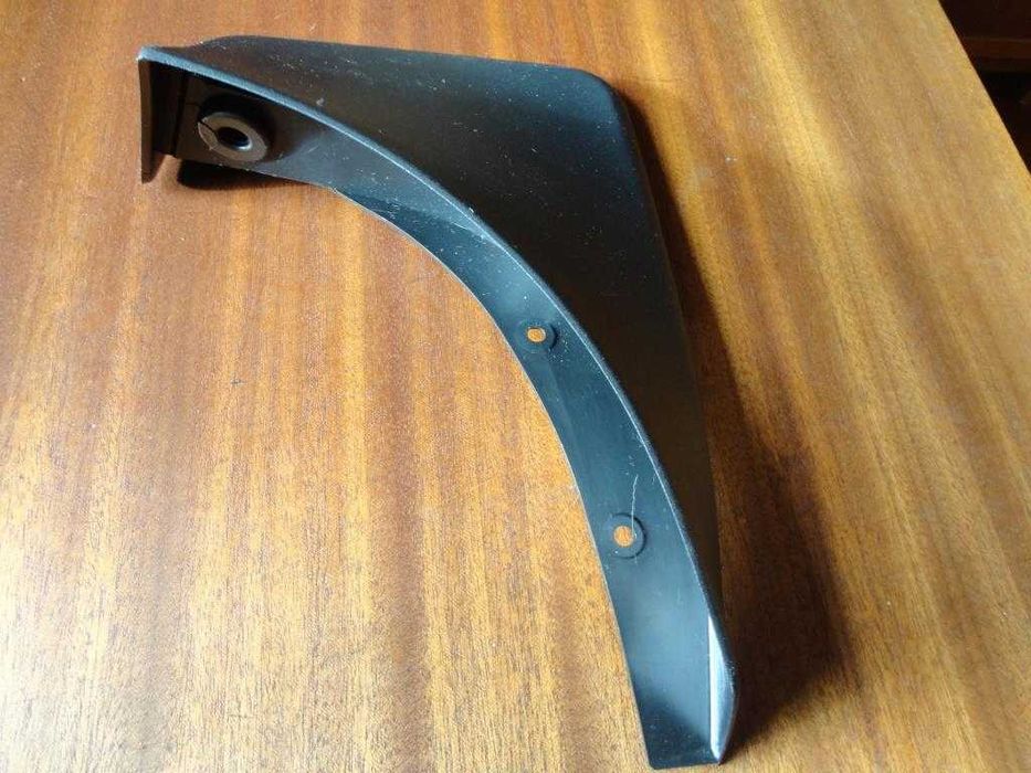 Pala guarda lamas Toyota Yaris