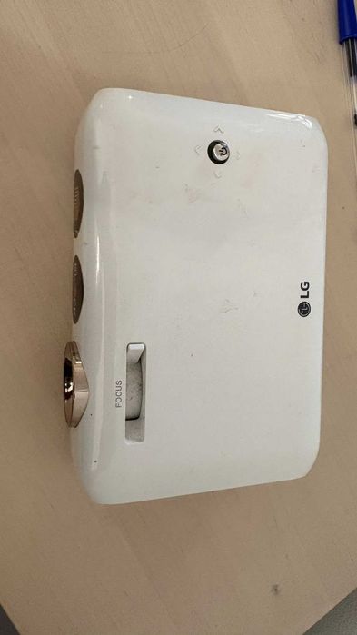 Projetor LG Minibeam PH550G, portátil com bateria