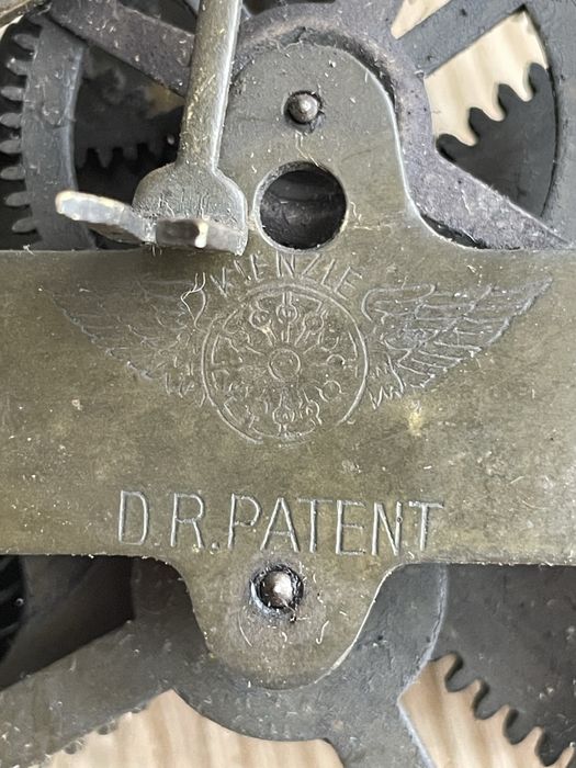 Механізм настінного годинника Kienzle