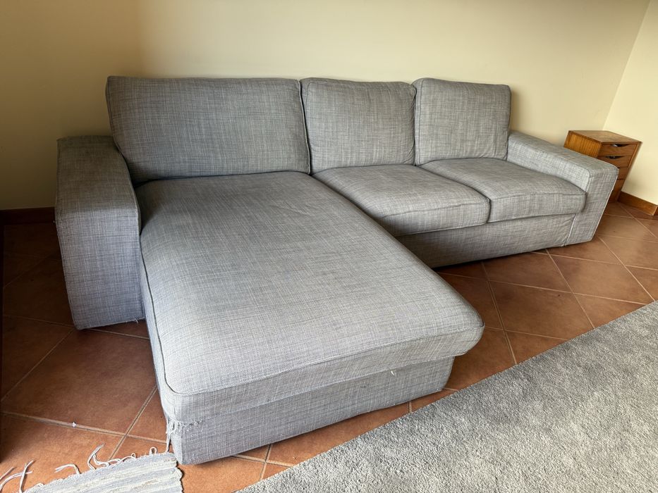 Sofa com chaise longue