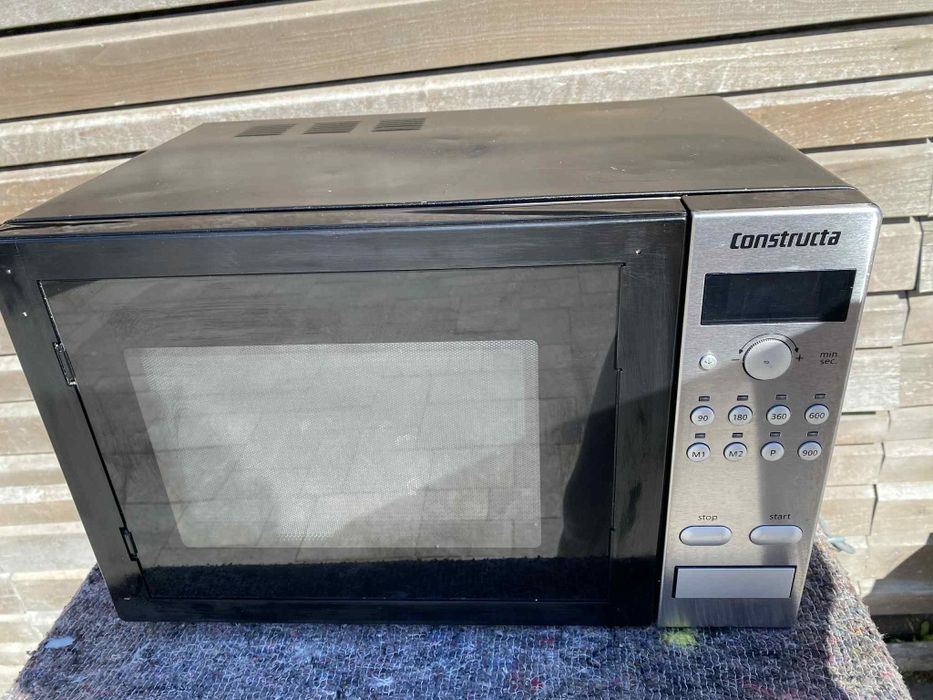 Мікрохвильова піч CONSTRUCTA