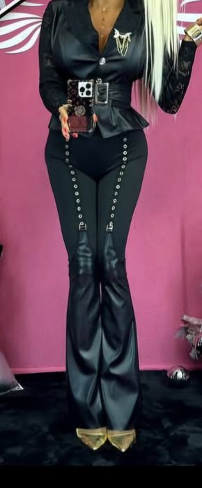 Spodnie czarne dzwony Eco skóra lycra złote Dodatki haftem xs/s