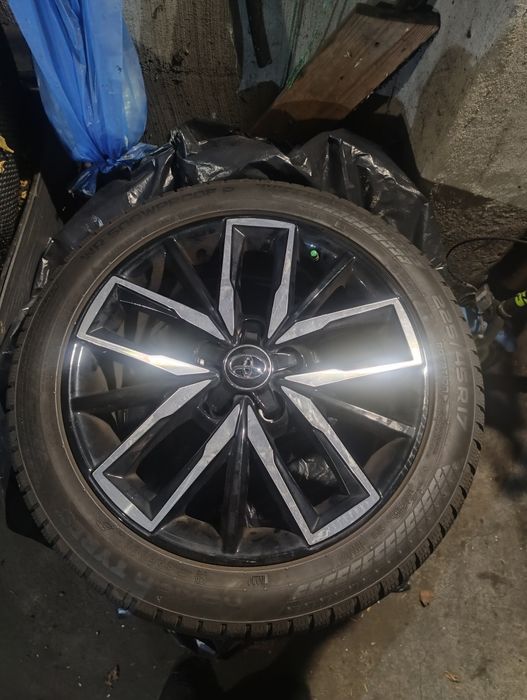 Koła toyota Alufelgi  17x77/2j ET49 opony zimowe 225/45 r17