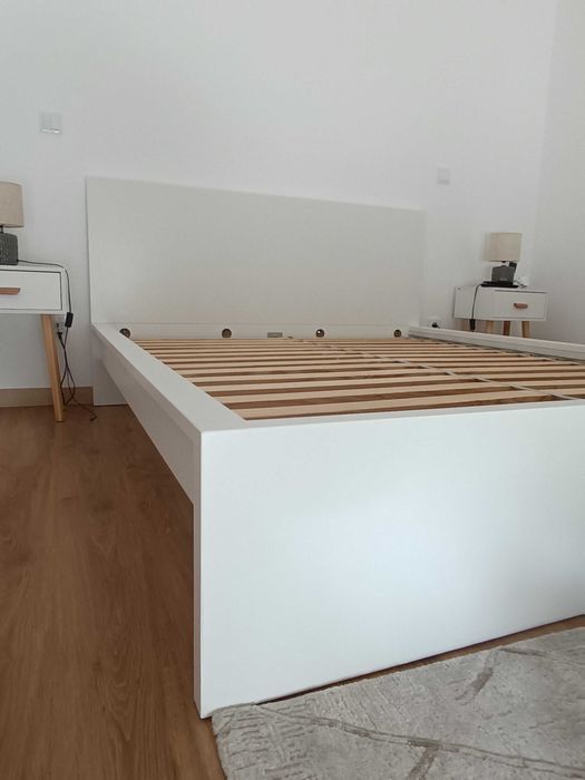 Cama branca ikea