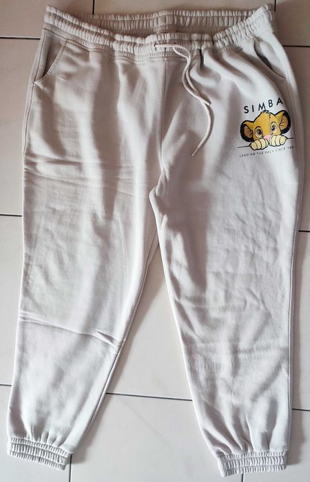 Sportowe spodnie XXL 50/52. Primark Disney
