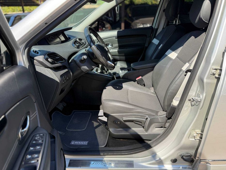 Renault Grand Scenic 2012