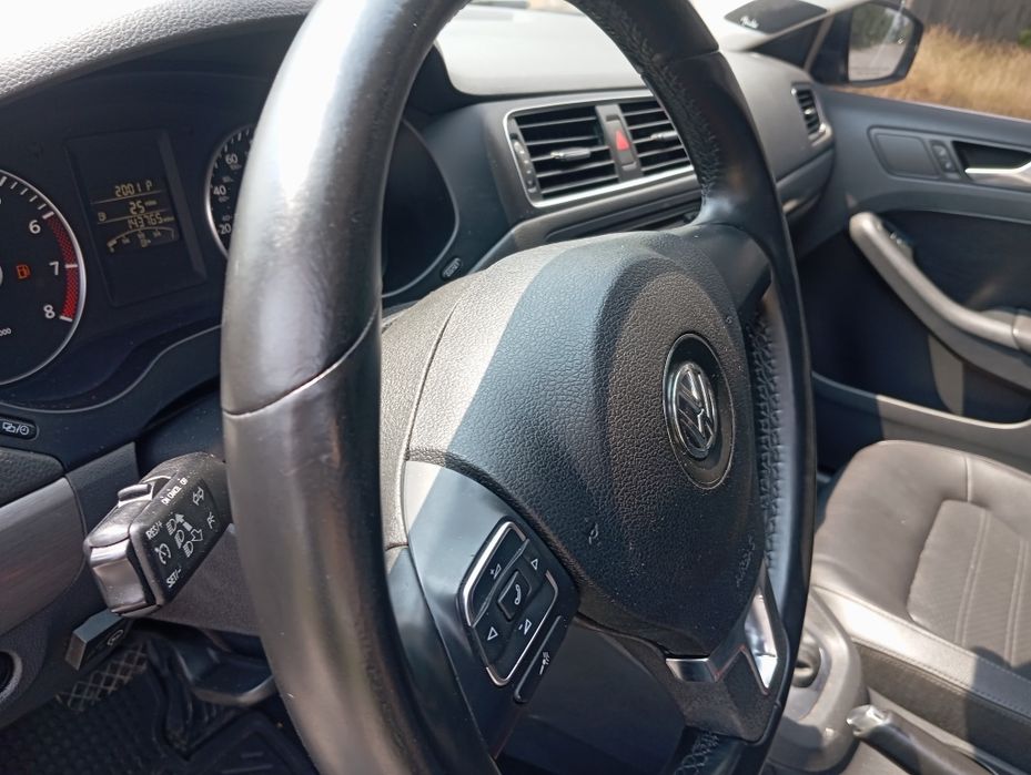 VW JETTA  SEL 2.5 газ бензин