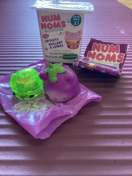 Num noms como novos