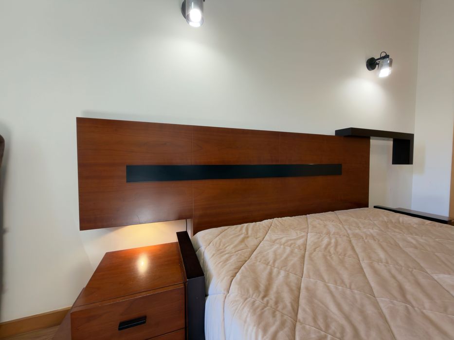 Cama de casal em madeira maciça 1,60 x 2,00