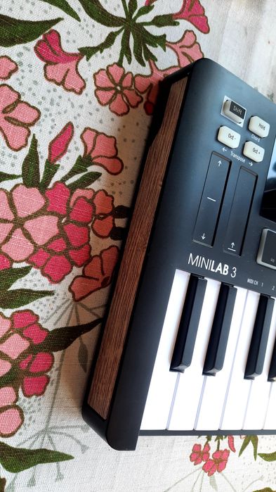 Arturia minilab 3 mk3 midi