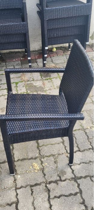 Sprzedam 12 krzeseł technorattan