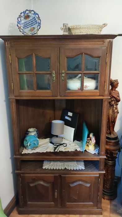 Móvel para TV e arrumação