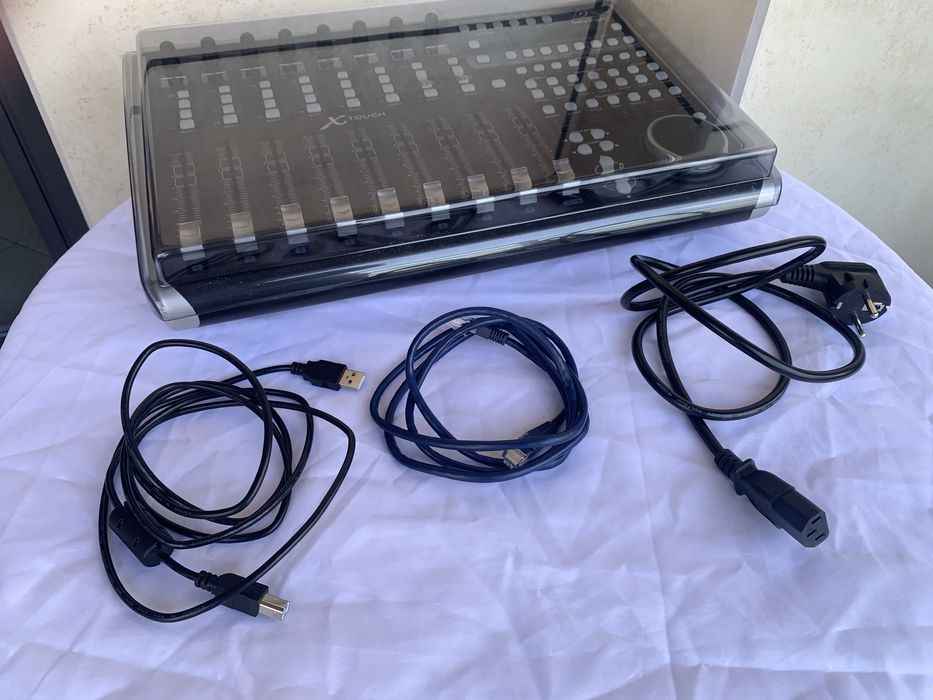 Controlador Behringer X-Touch