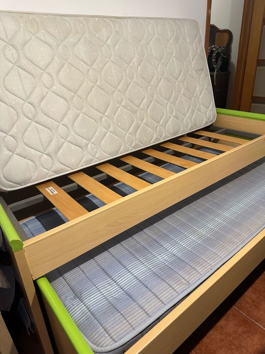 1 Cama+ 2 estrados+ 2 colchões+ 3 gavetas em um móvel só