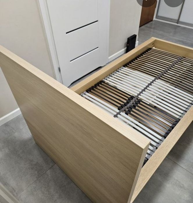 Łóżko ikea Malm.  90x200