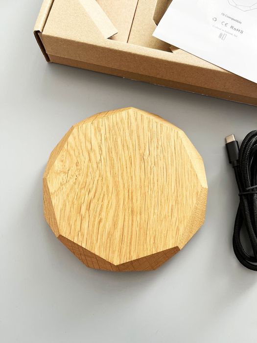 Oakywood ładowarka indukcyjna drewniana geometryczna