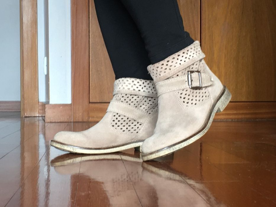 Bota de verão camurça furada nº35