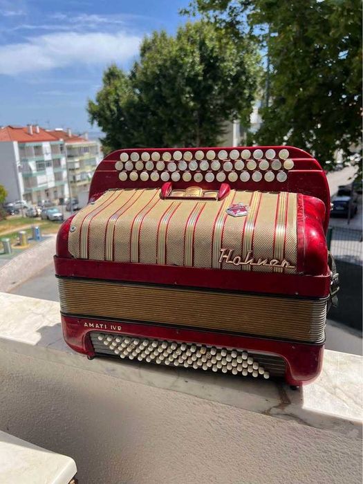 Acordeão Hohner Amati IIB  à 2a voz com três filas - pronto a tocar - correias novas