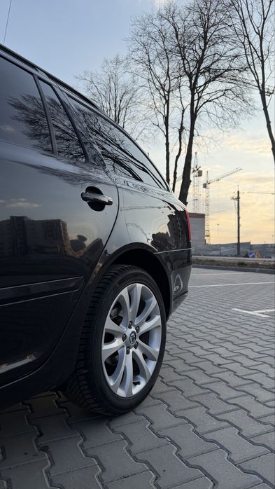 Skoda Octavia A5 FL  2012 1.6Tdi MT