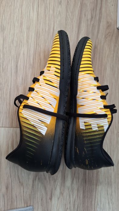 Buty turfy piłkarskie Nike Mercurial 40,2/3 rozm.