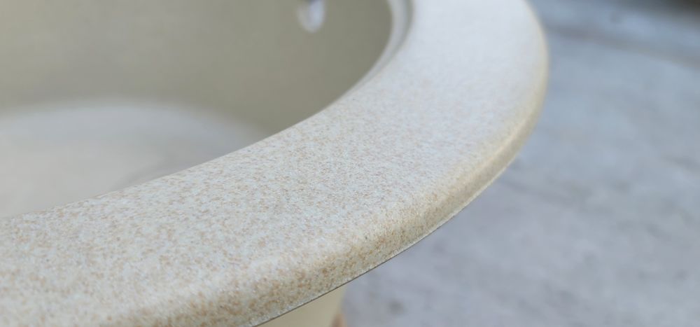 Мийка з штучного камню