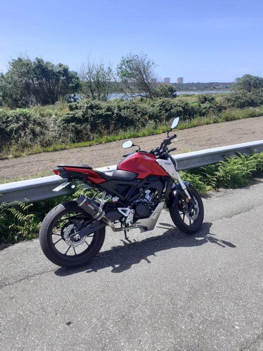 Honda CB125R para venda.