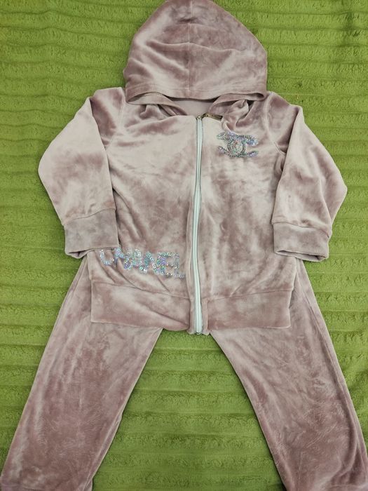 Продам костюм дівчинка 4-5 років