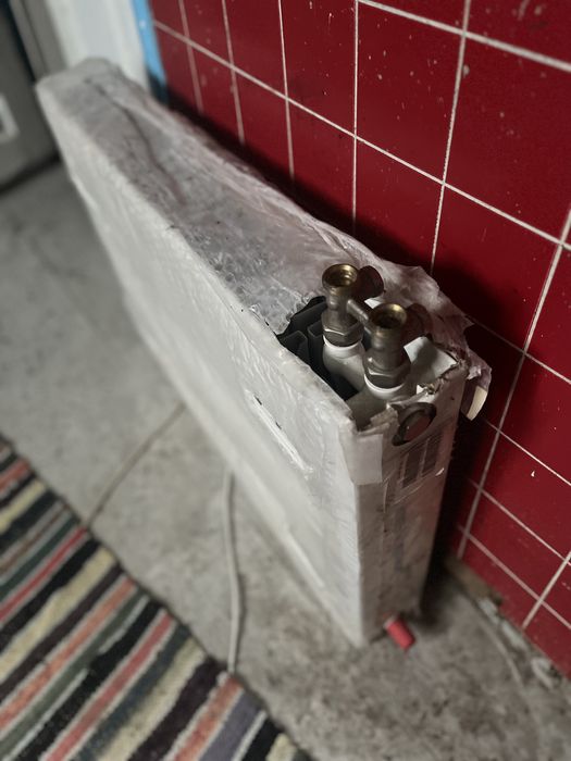 Батарея повністю нова в упаковці, в наявності 2 шт.