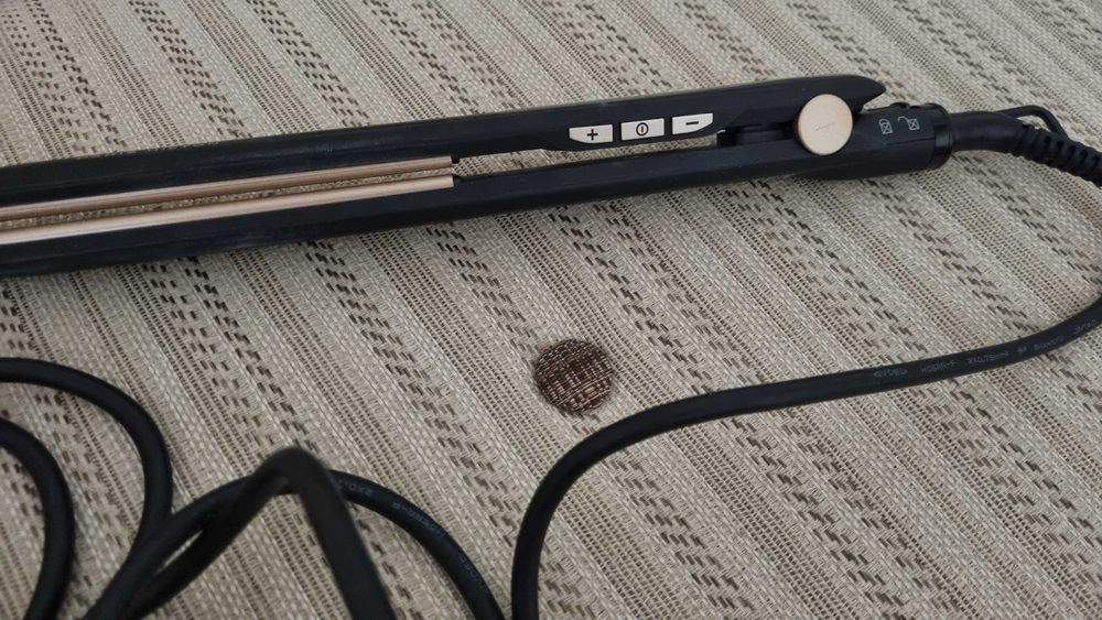 випрямляч для волосся  выпрямитель волос polaris paris hilton