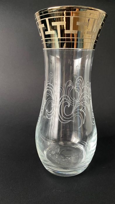 Ваза для квітів.  Скляна