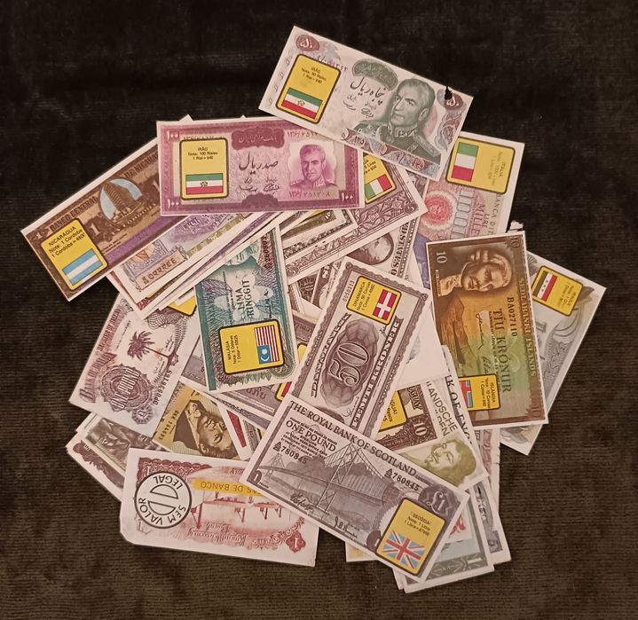 Cromos e outros colecionáveis