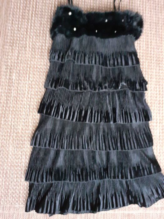 Czarna ciekawa sukienka