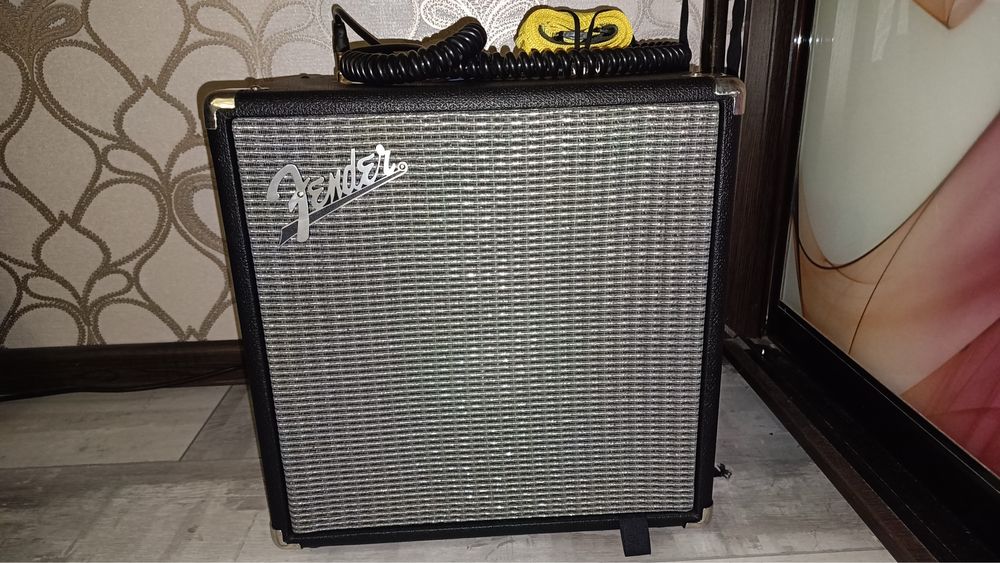 Продам комбиусилитель Fender Bass Ramble, 25 ватт