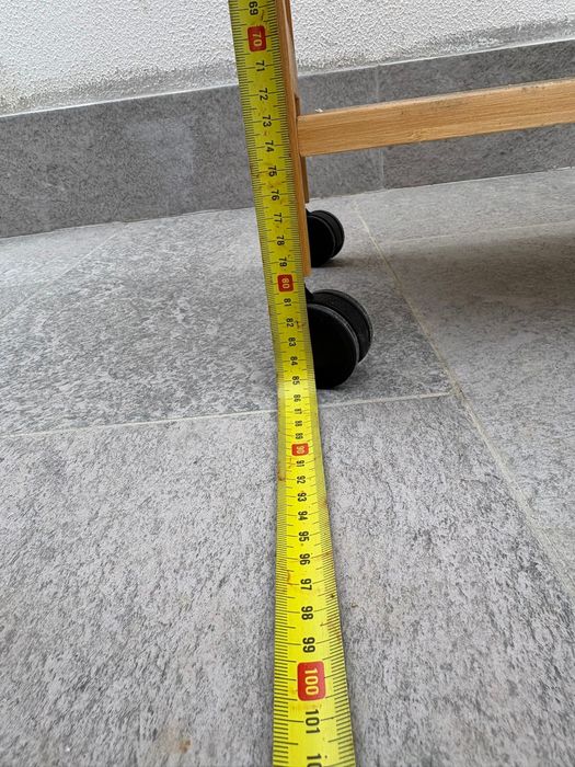 Movel de apoio com rodas