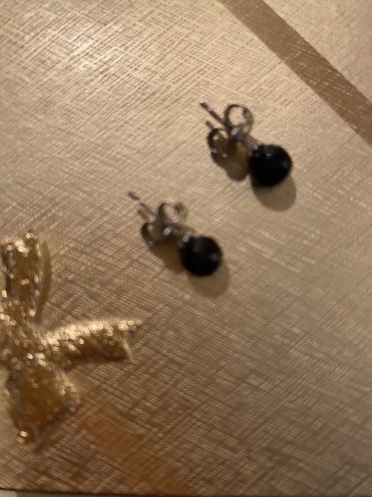 Srebrne kolczyki czarne kulki