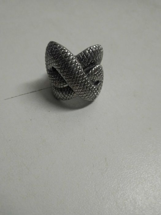 Anel prateado número 18