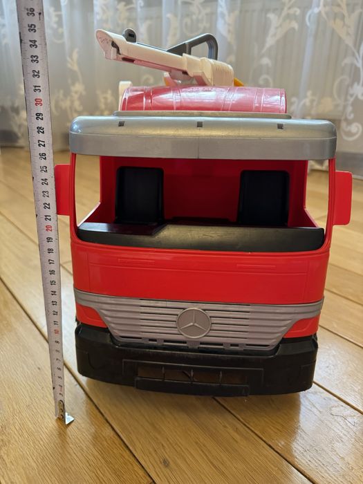 Пожежна машина Lena Mercedes 02028 65 см