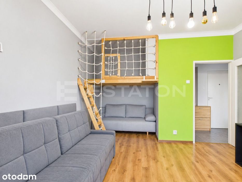 Cegła | Antresola | Balkon | Wysoki sufit
