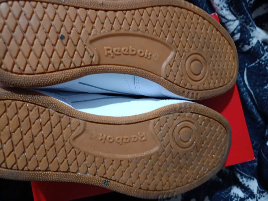 Tênis brancos Reebok unisexo