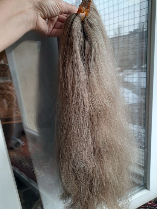 Волосы на заколках