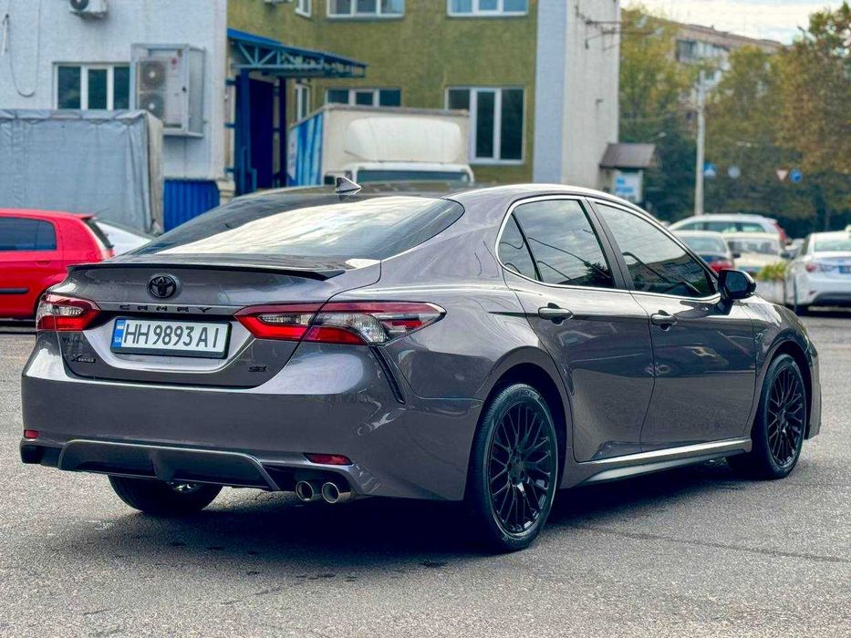 Toyota Camry SE 2022
