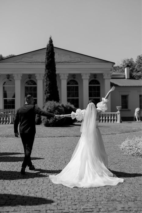 Весільна сукня