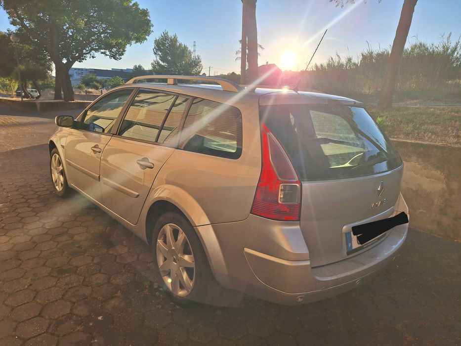 Vendo Renault Megane 2 break de 2006 em bom estado geral.