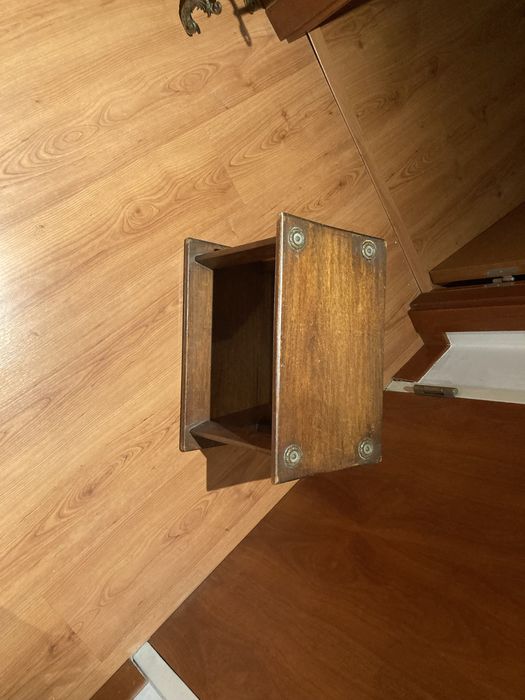 Mesinha de apoio muito antiga (madeira vinhatico)