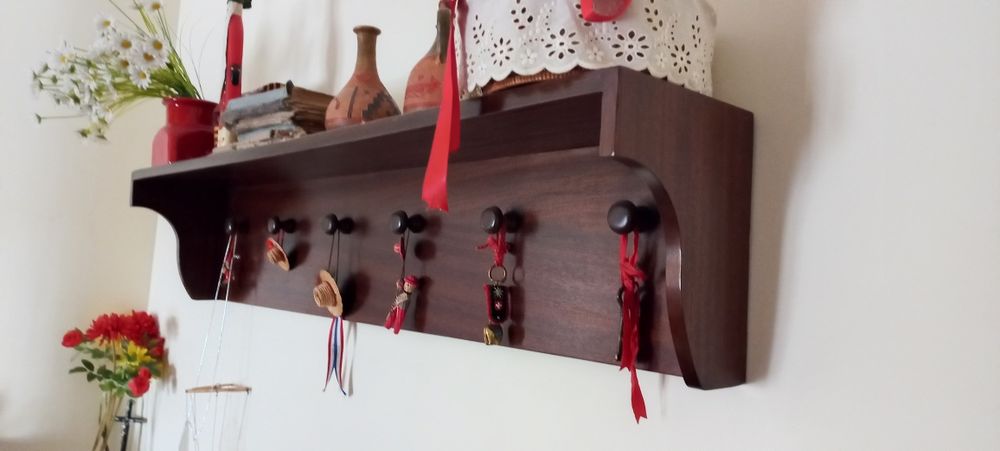 Cabide de parede em madeira
