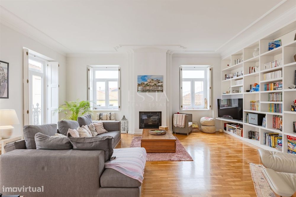 Apartamento T4 na Foz Velha a 150 metros do mar