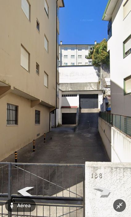 Garagem Box- 200m da Av. Da República